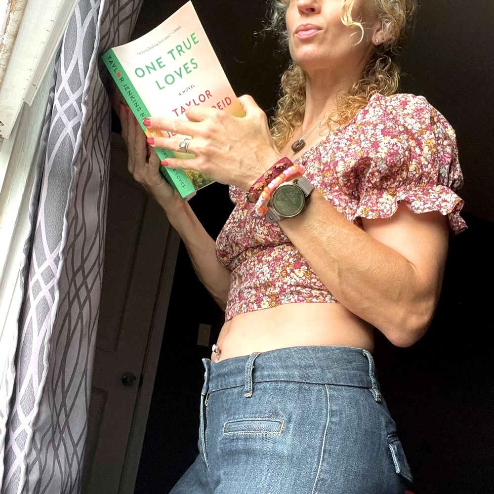 The outfit: 20$ Cabi wide leg blue jeans Sim & Sam XL top $15, Romance Novel $10